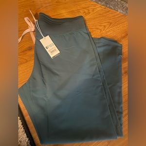 Figs Livingston scrub pants. Large petite NWT